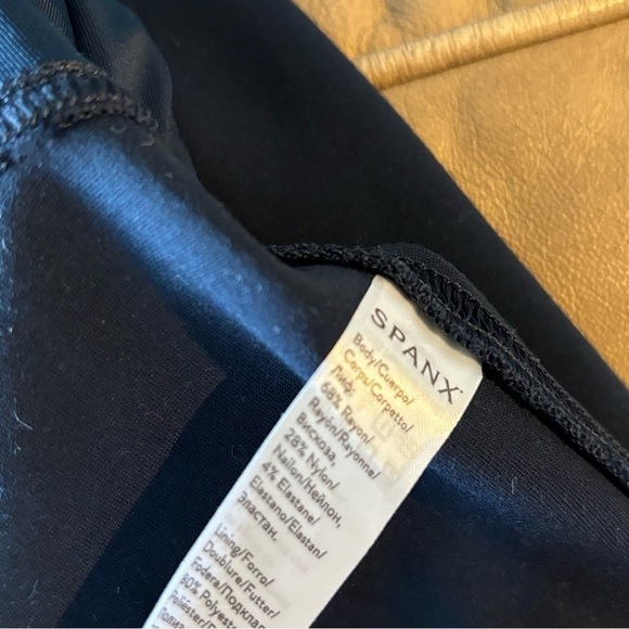 SPANX Navy blue women’s thick compression leggings. Size XL - Picture 11 of 16